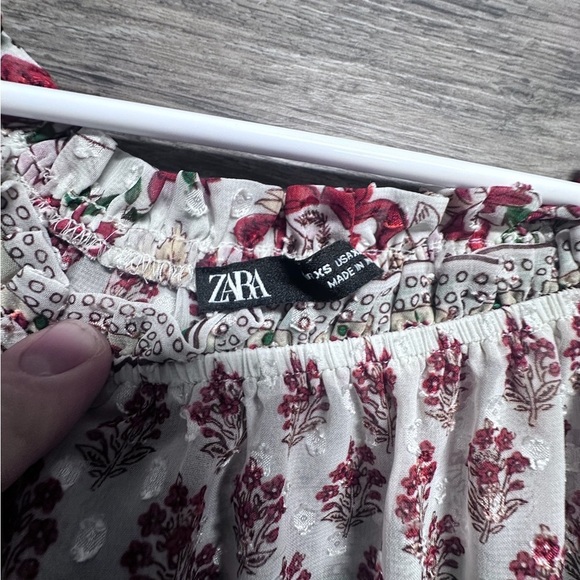 Zara White and Green Ruffled Bell Sleeve Top - Picture 7 of 7